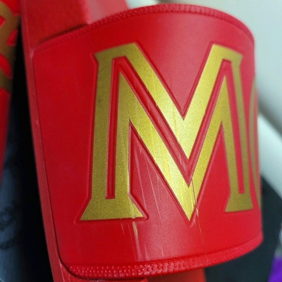MCM Large Logo Slides size US 11 - Picture 2 of 7